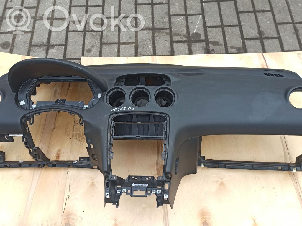 Peugeot 308 Panelis 