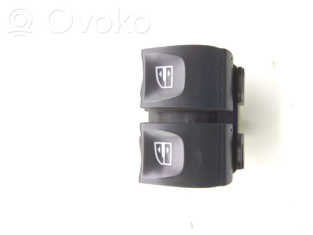 Renault Clio IV Electric window control switch 