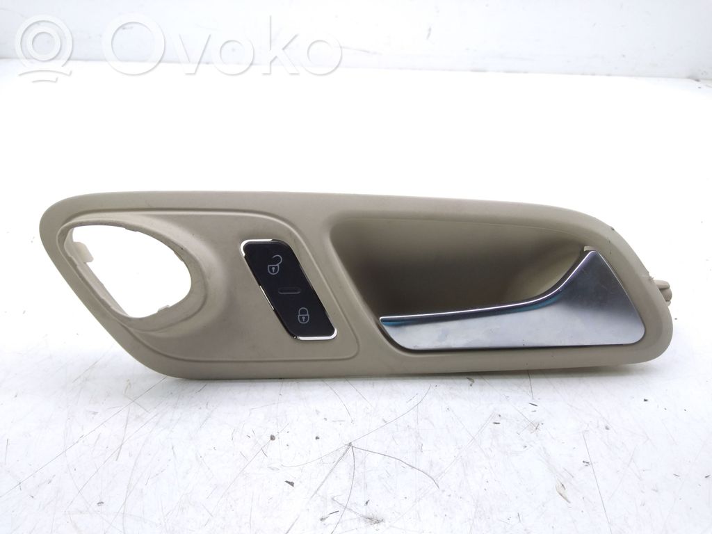 Volkswagen PASSAT CC Front door interior handle 