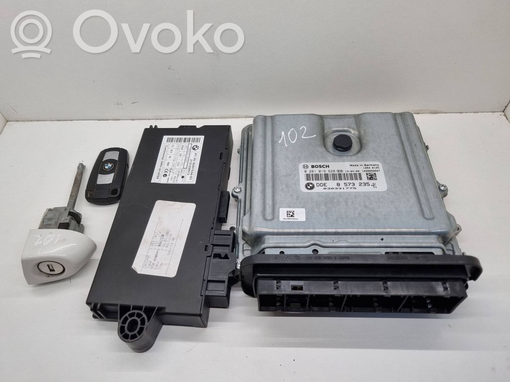 Komputer / Sterownik ECU i komplet kluczy   8573235,030331775,0281019628