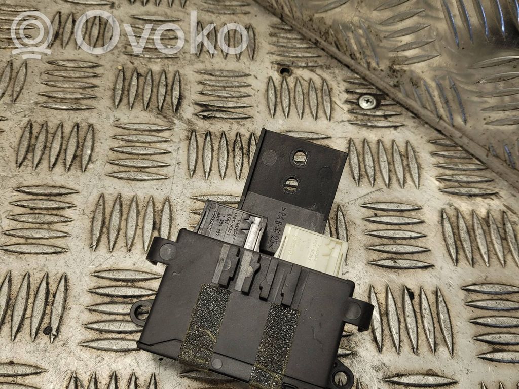 BMW 3 E46 Wing mirror control module 