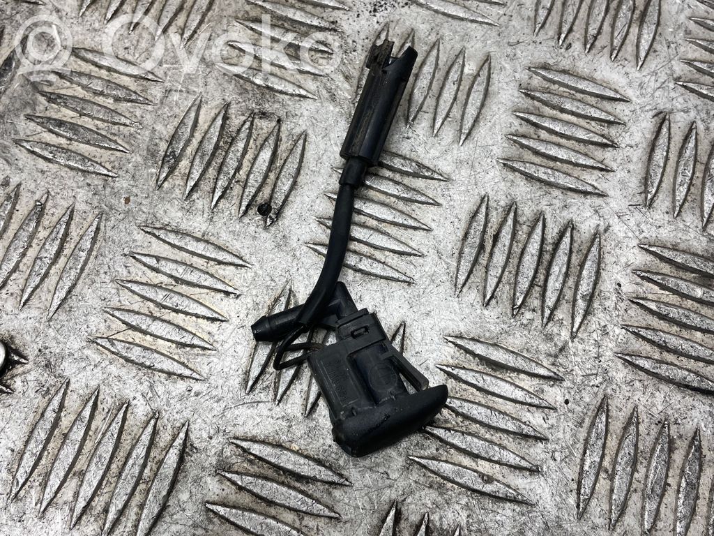 BMW 1 E81 E87 Windshield washer spray nozzle 