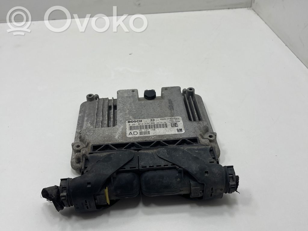 Opel Vectra C Engine control unit/module 
