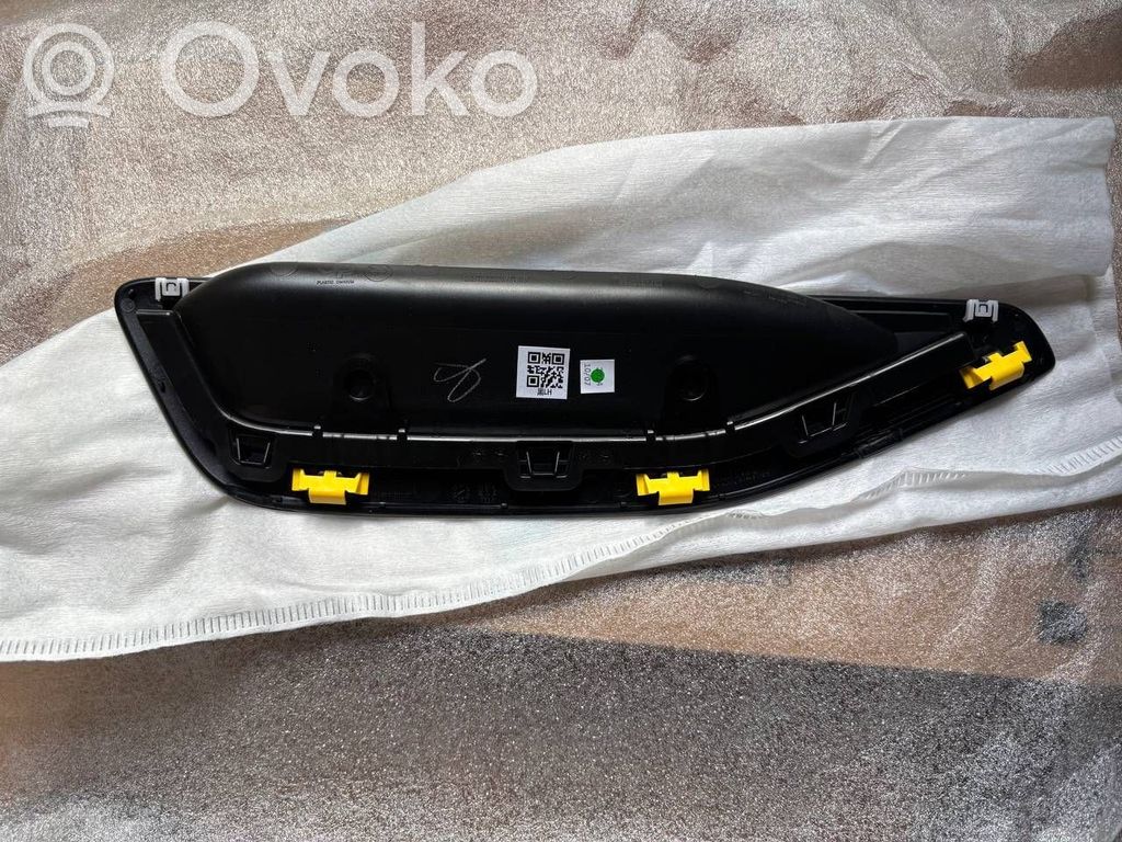 Grill / Wlot powietrza błotnika przedniego   C3405660,1895099808,7418177,51137418177
