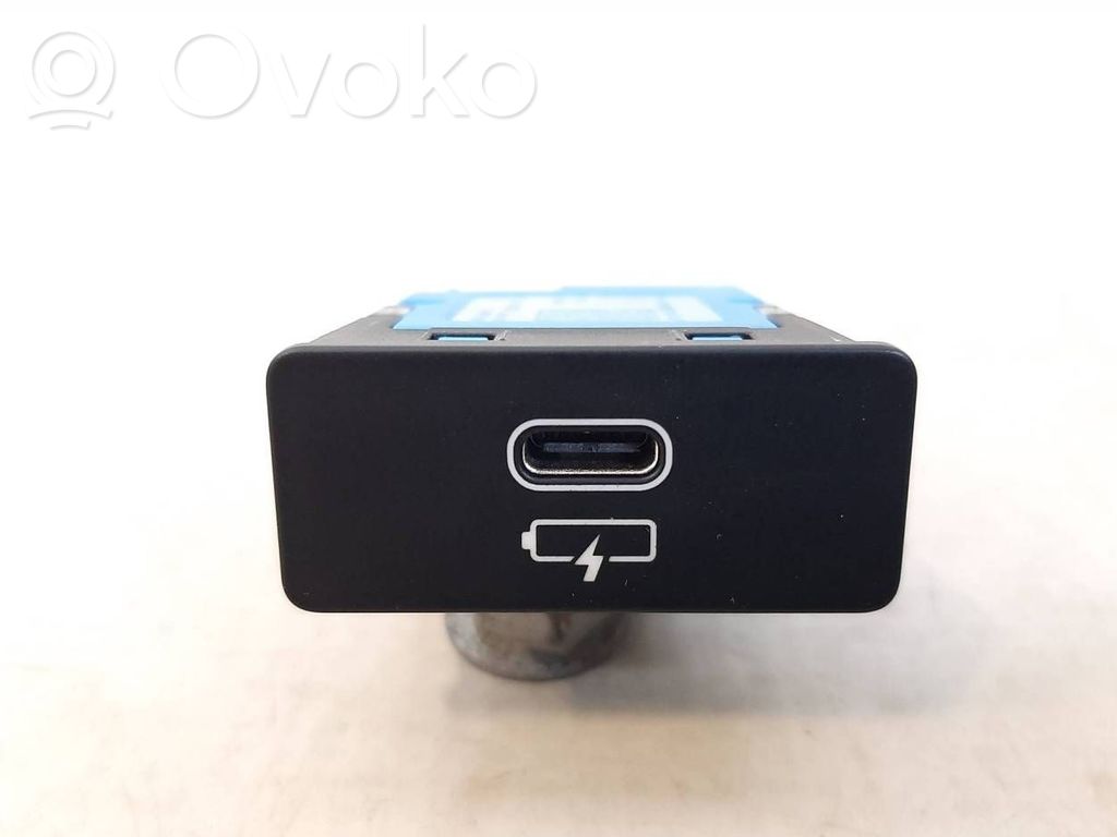 BMW 3 G20 G21 Enchufe conector USB 