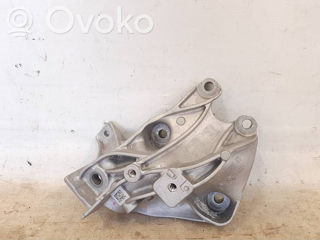 BMW 5 G60 G61 Engine mounting bracket 