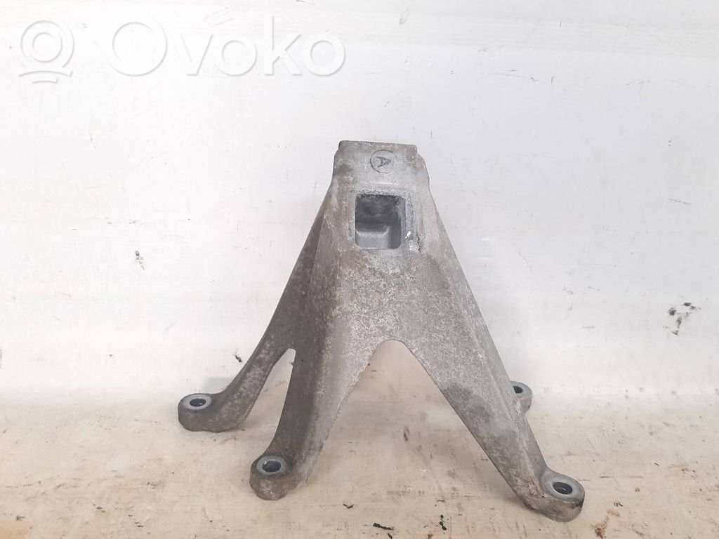 BMW 7 G11 G12 Engine mounting bracket 