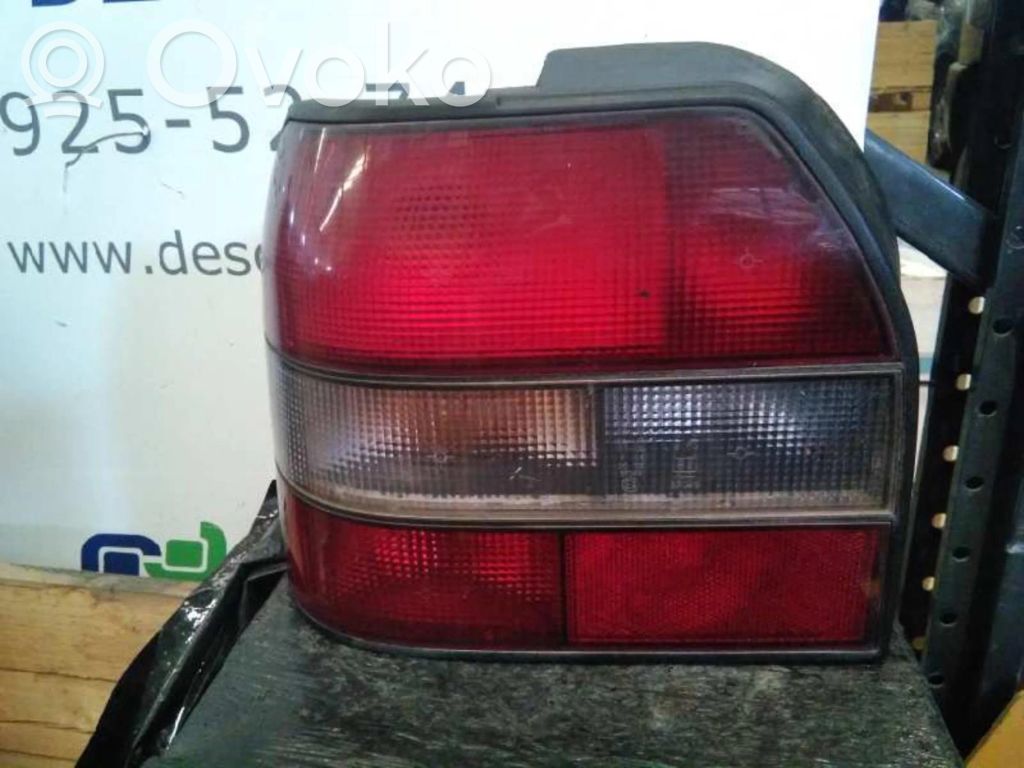 Renault 19 Aizmugurējais lukturis virsbūvē 