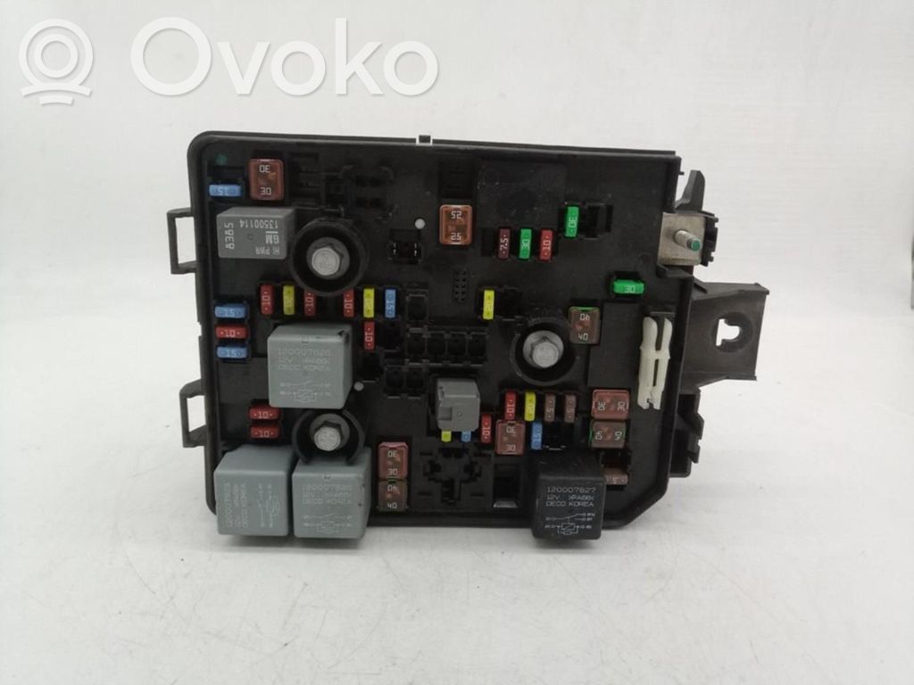 Opel Corsa E Fuse module 