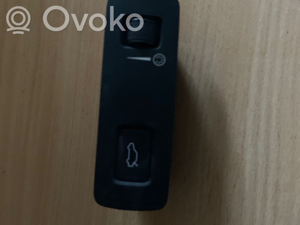 Volvo XC60 Comutator deschidere hayon 