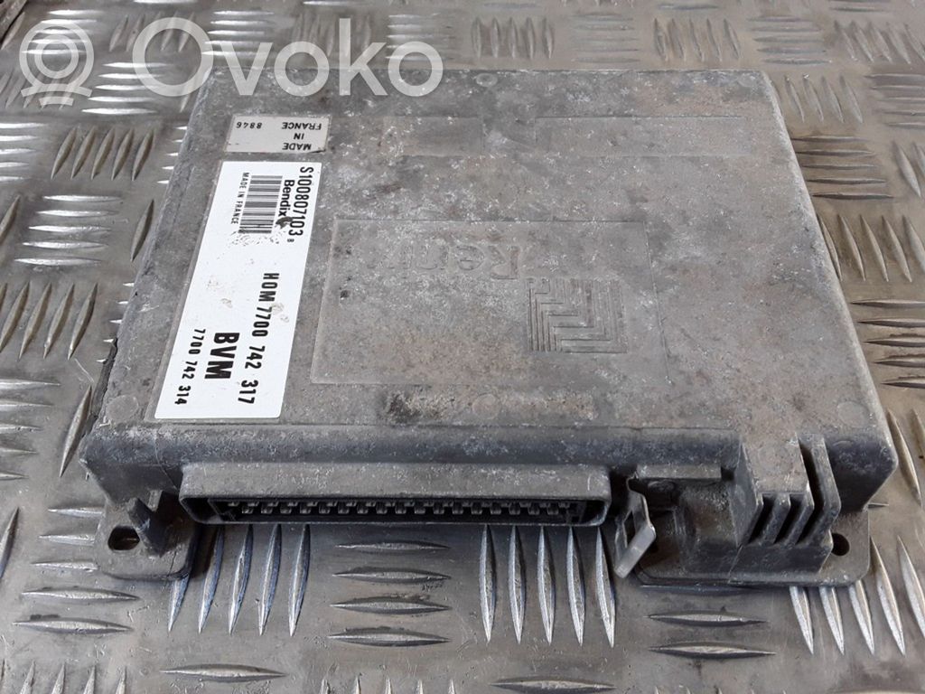 Renault Espace II Engine control unit/module 