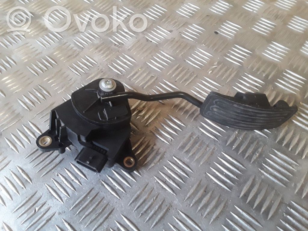 Nissan Note (E11) Accelerator throttle pedal 