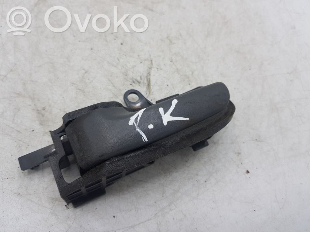 Toyota Aygo AB10 Manecilla interna puerta delantera 