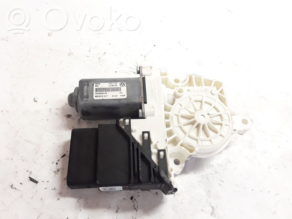 Volkswagen Tiguan Silniczek podnoszenia szyby drzwi tylnych 