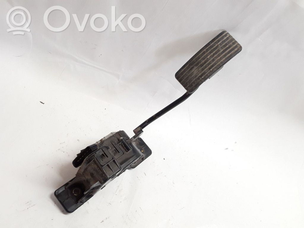 Mitsubishi Pajero Accelerator throttle pedal 