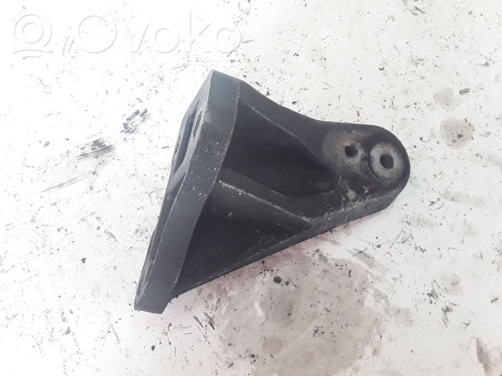 Engine mounting bracket   4R836037AB