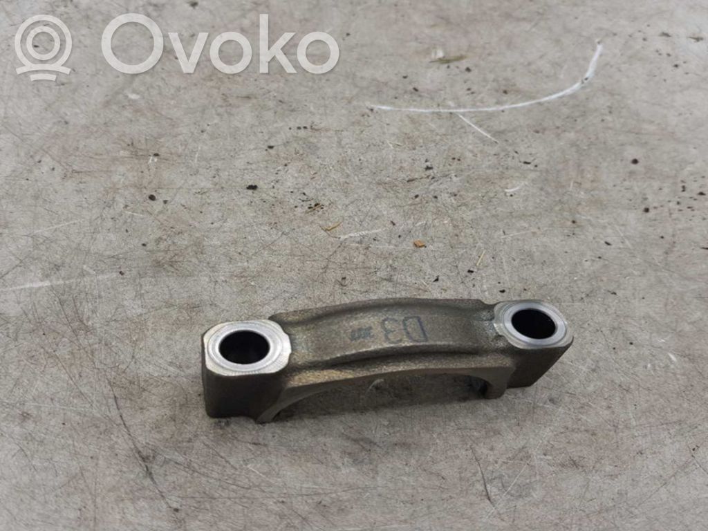 BMW 5 E60 E61 Kita variklio detalė 