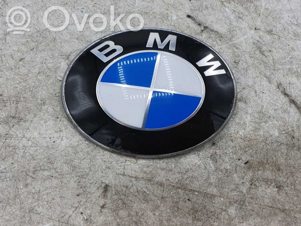 BMW 5 E60 E61 Emblemat / Znaczek 
