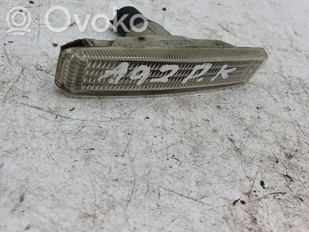 Front fender indicator light   20151028