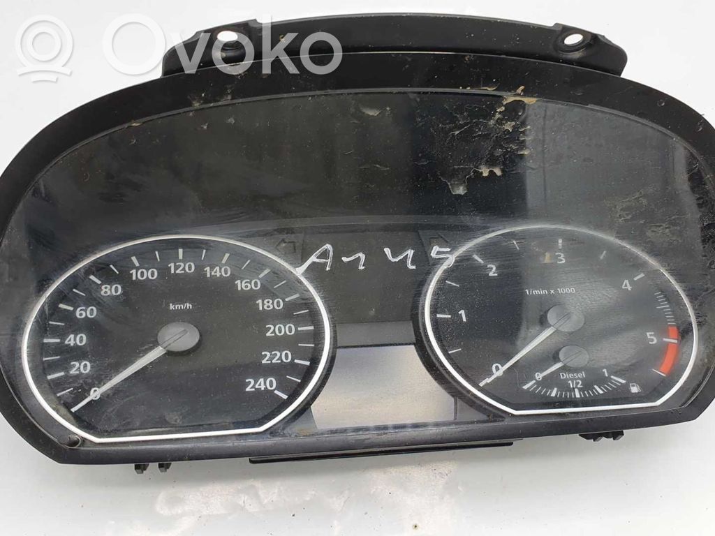 Geschwindigkeitsmesser Cockpit   102495221,6947136