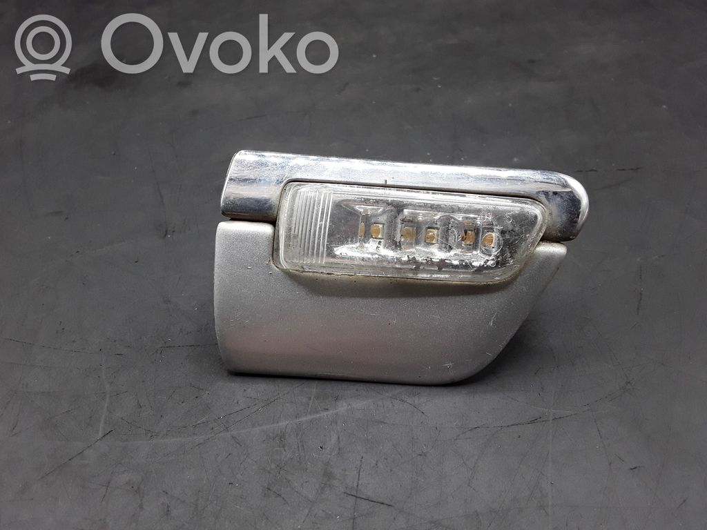 Audi A8 S8 D3 4E Front fender indicator light 