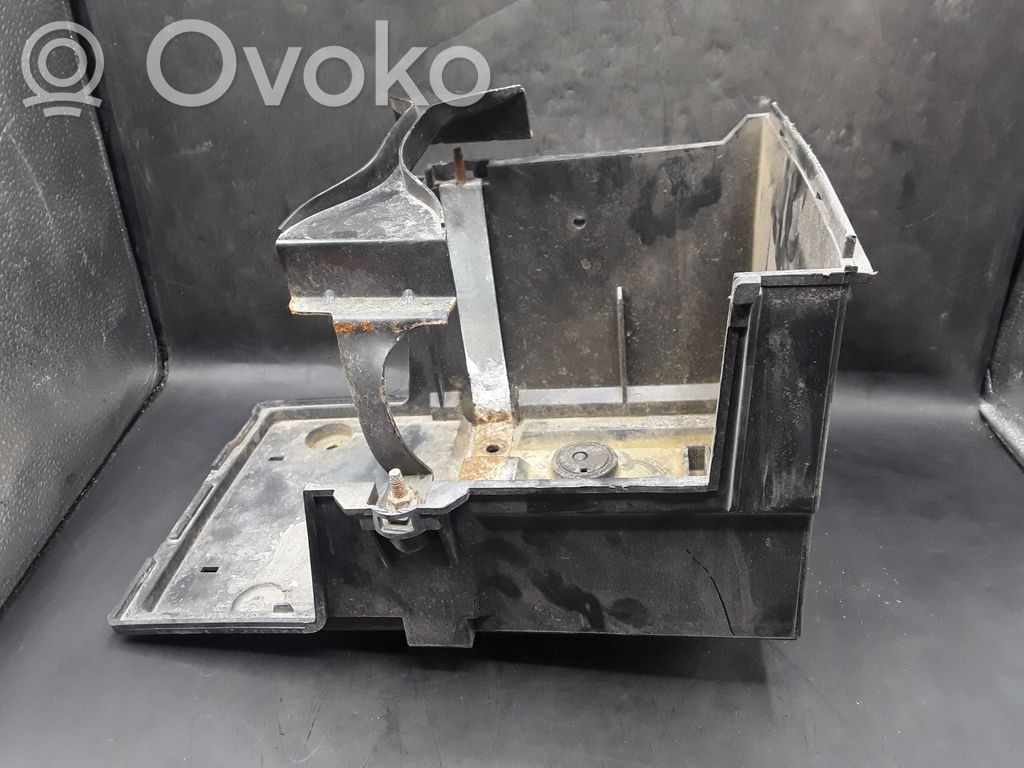 Volvo V50 Akumuliatoriaus tvirtinimo padas 