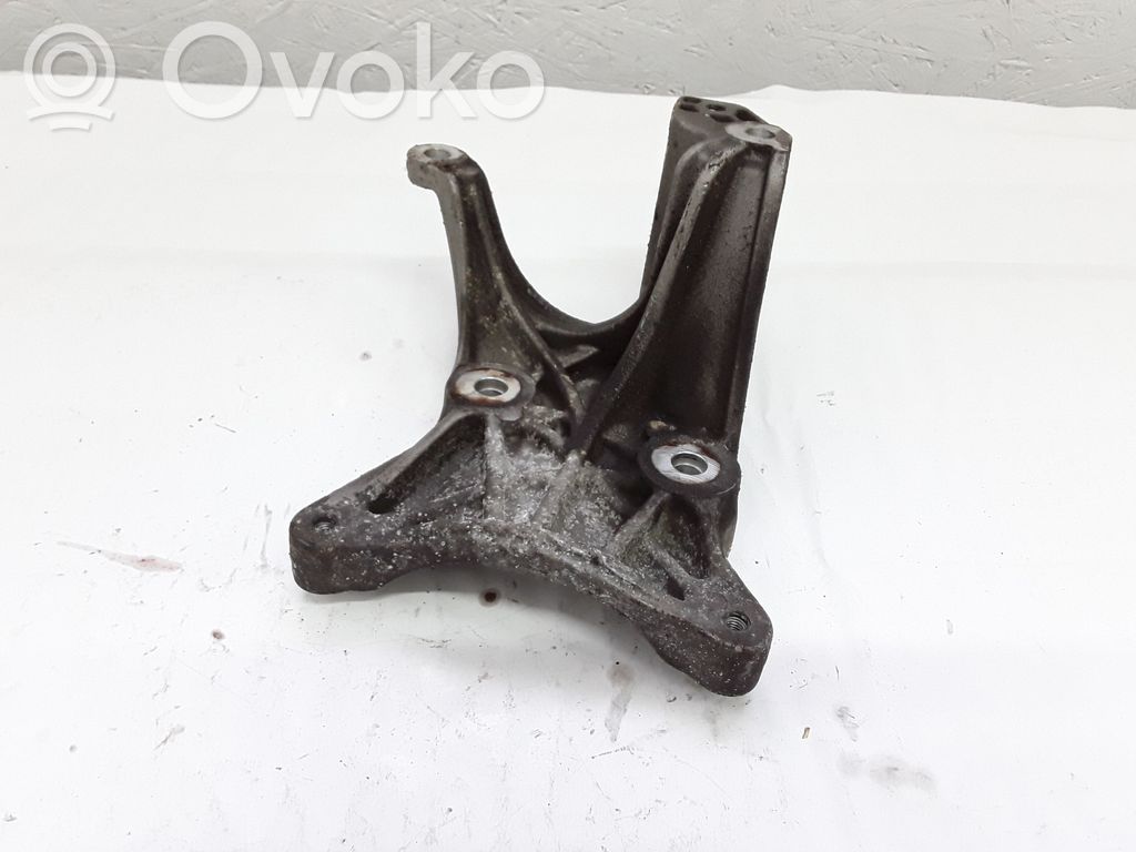 Engine mounting bracket   20513136F