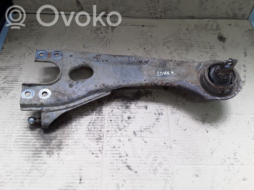 KIA Carens II Basculă superioară spate 