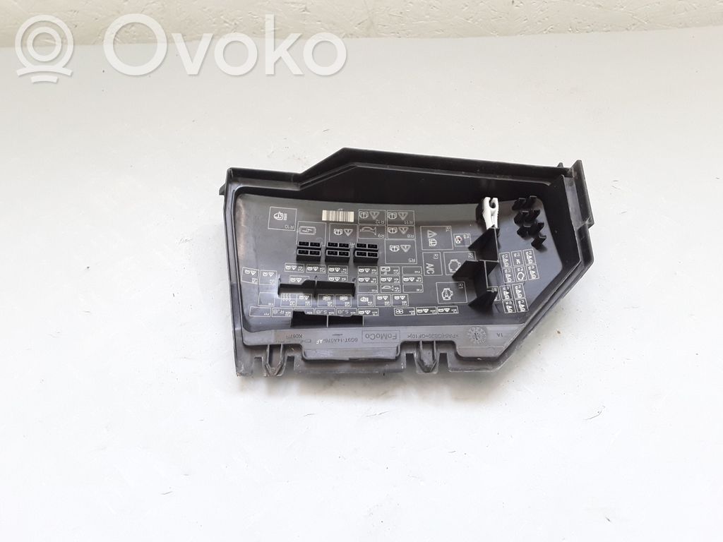 Ford Mondeo MK IV Couvercle de boîte à fusibles