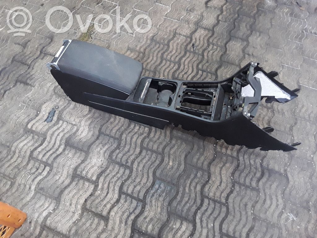 Volkswagen PASSAT B7 Consola central 