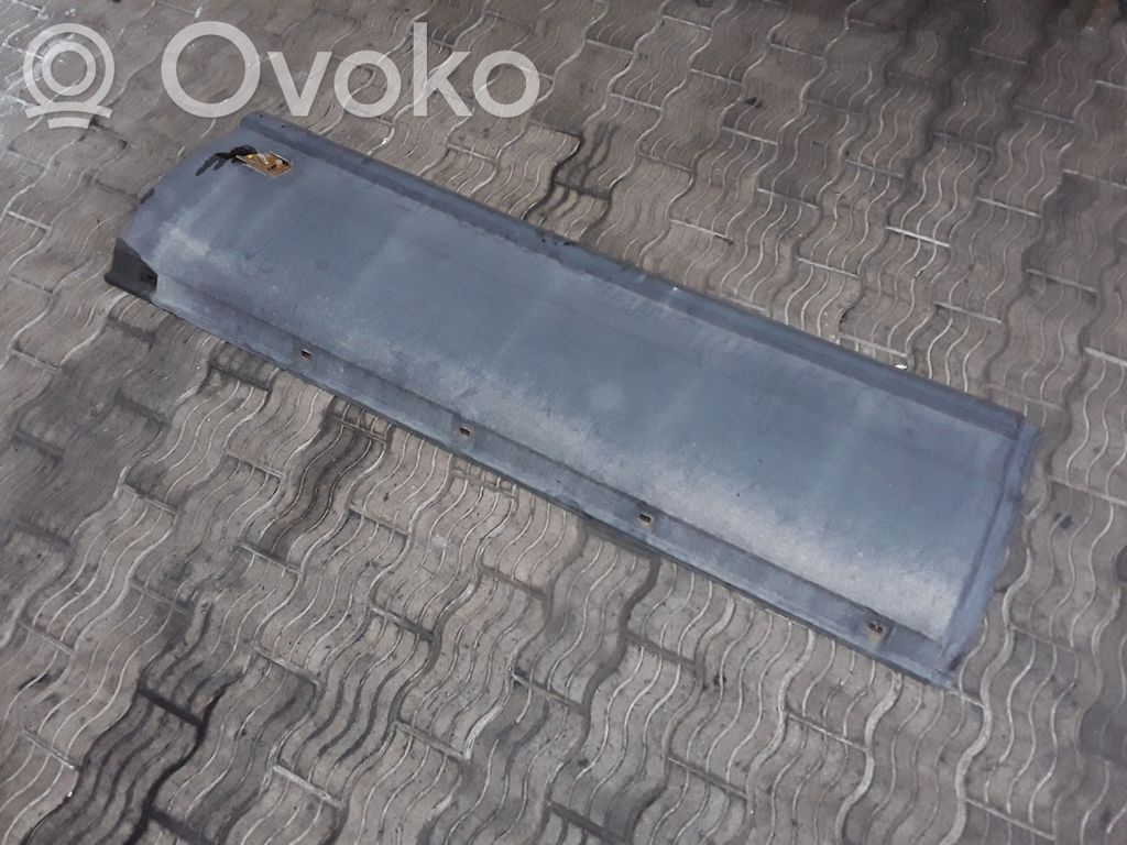 Iveco Daily 35 - 40.10 Rivestimento della portiera anteriore (modanatura) 