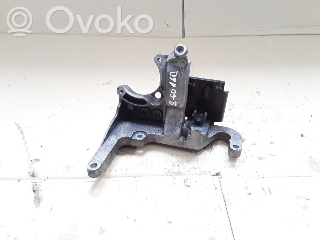 Łapa / Mocowanie silnika   AV6Q9B470BB