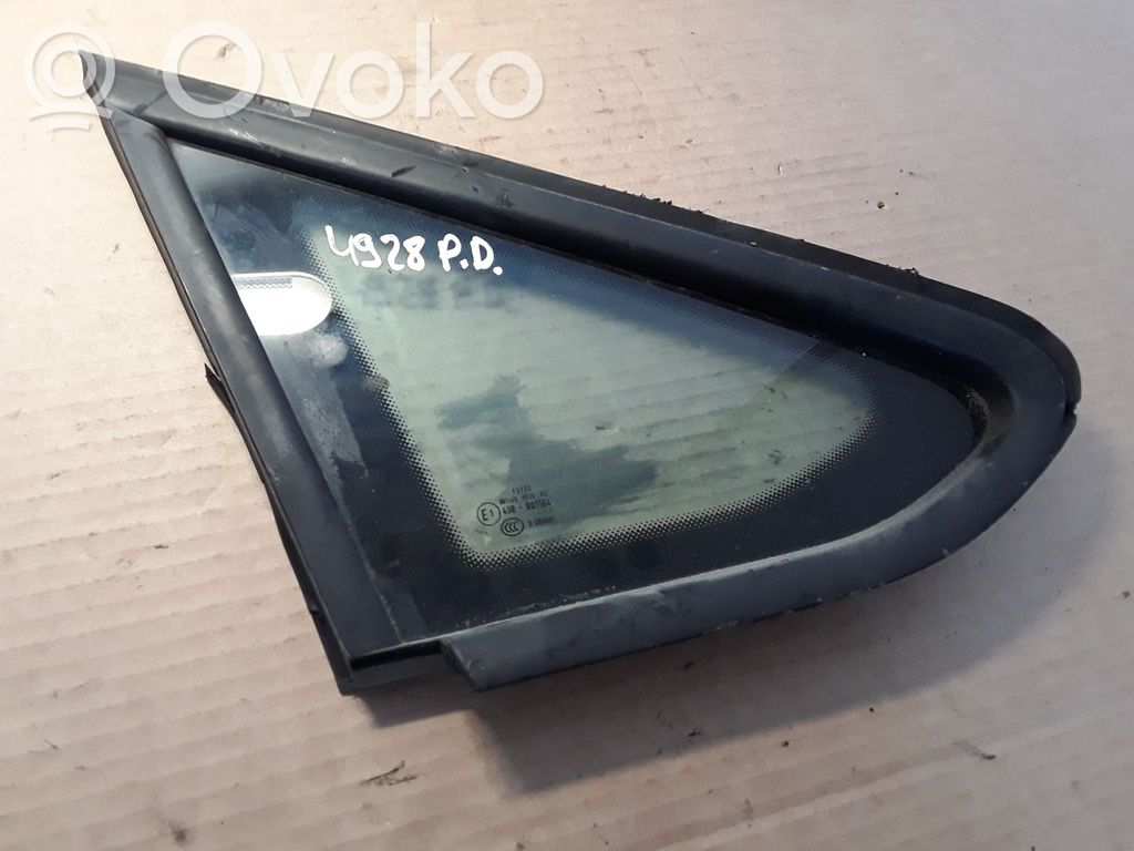 Ventanilla de ventilación de la puerta delantera cuatro puertas   E143R001564,43R001564,7N0045412B