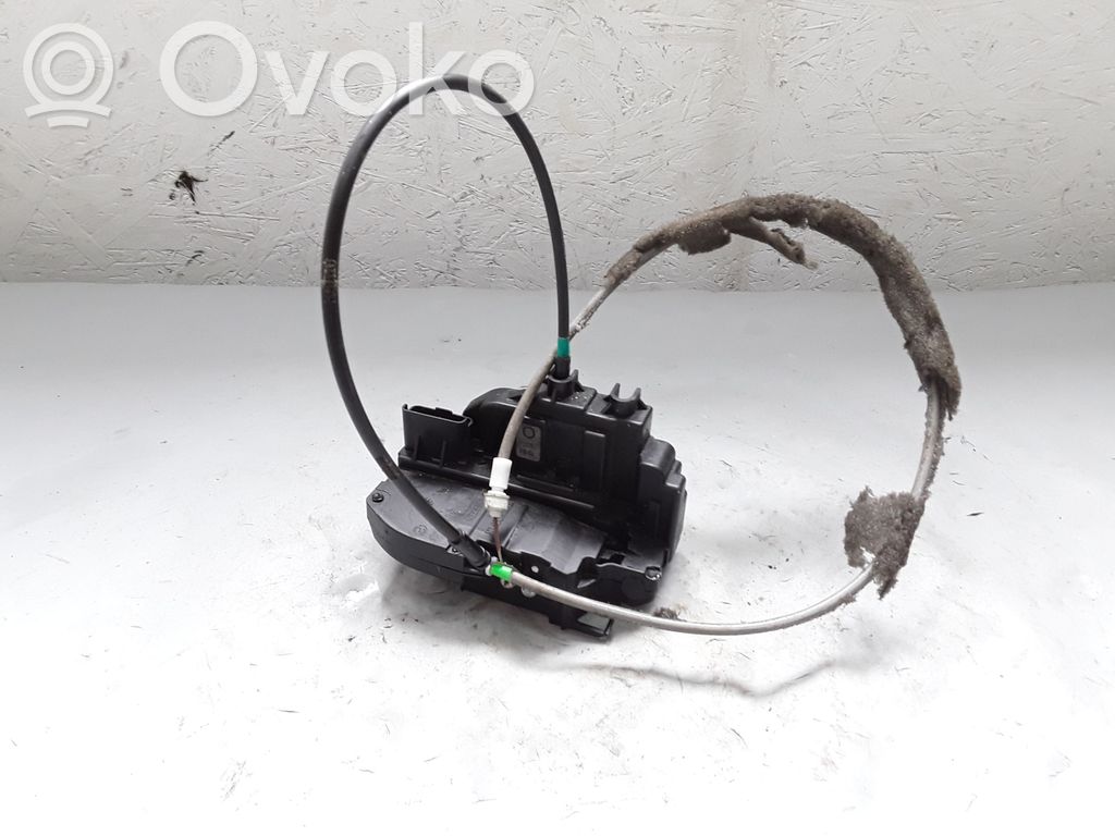 Nissan Qashqai Takaoven lukko 