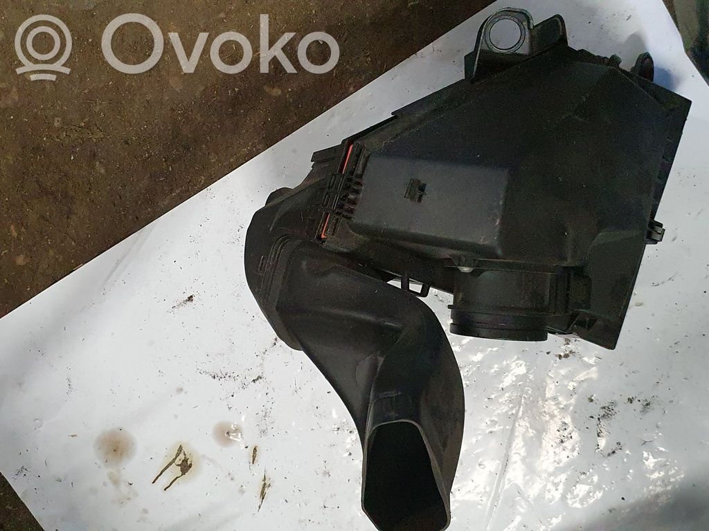 BMW 1 E81 E87 Air filter box 