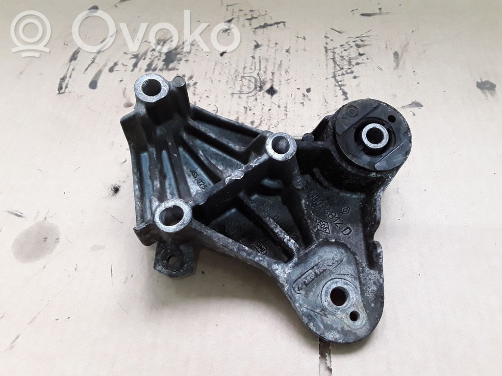 Renault Laguna II Engine mounting bracket 