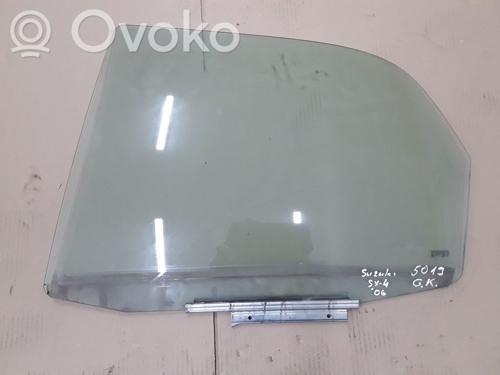 Suzuki SX4 Vetro del finestrino della portiera posteriore