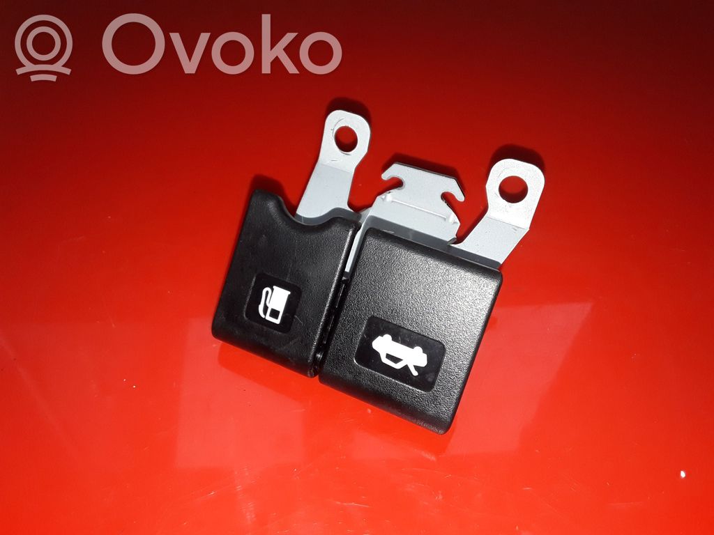 Nissan Qashqai Konepellin lukituksen vapautuskahva
