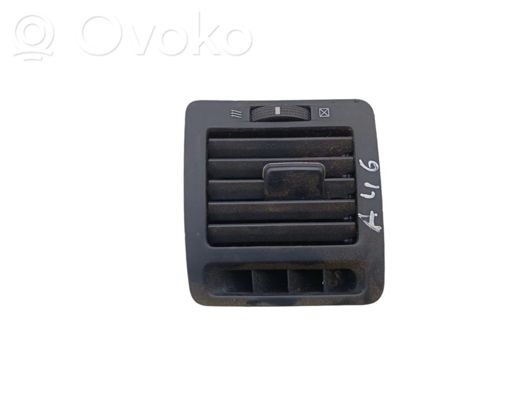 Toyota Corolla Verso E121 Copertura griglia di ventilazione laterale cruscotto