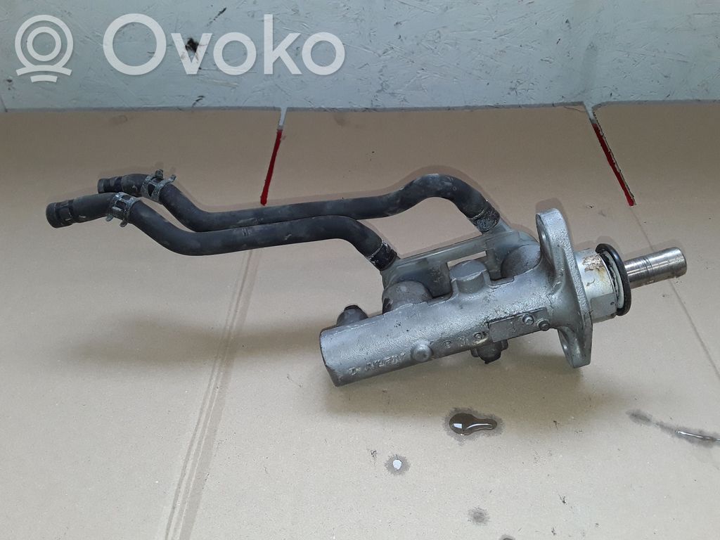 Mitsubishi Grandis Cilindro de freno maestro 