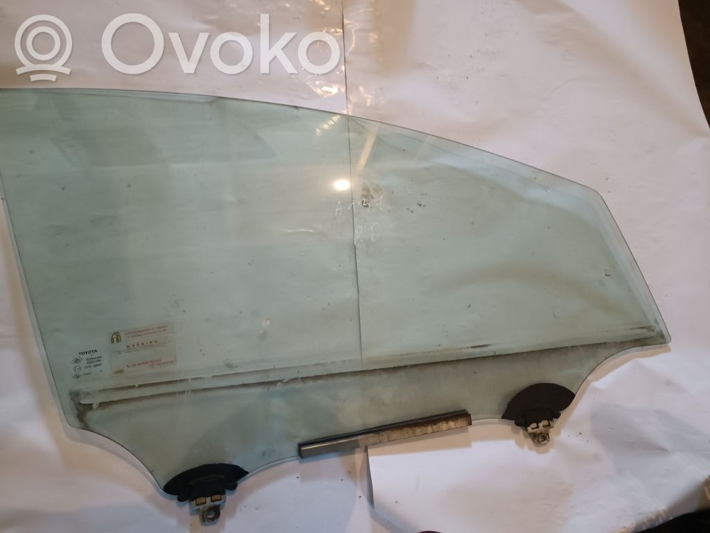 Toyota Corolla Verso E121 Szyba drzwi przednich