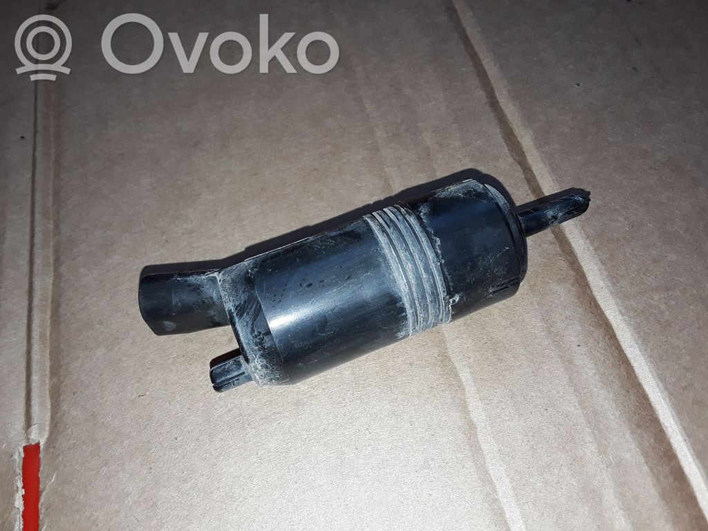 Cadillac SRX Windscreen/windshield washer pump 