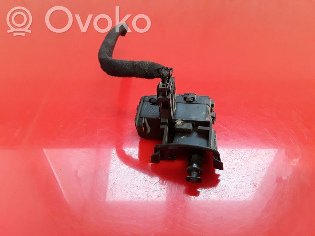 Volkswagen Touareg I Motorino del tappo del serbatoio del carburante