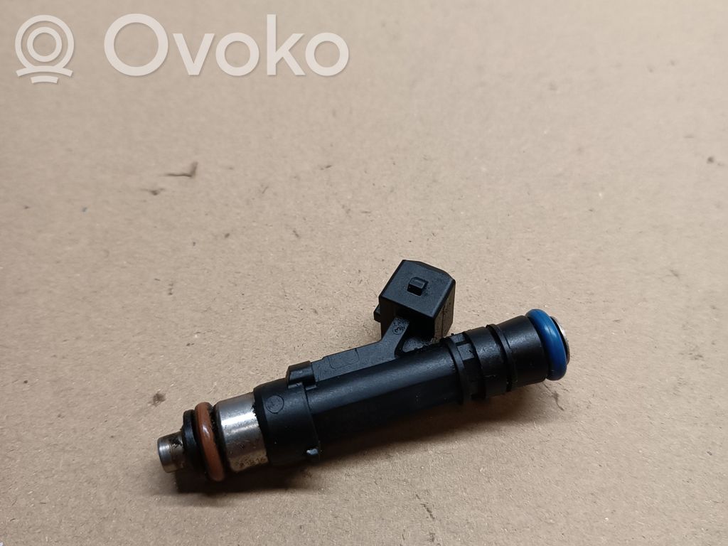 Opel Astra J Injector combustibil 