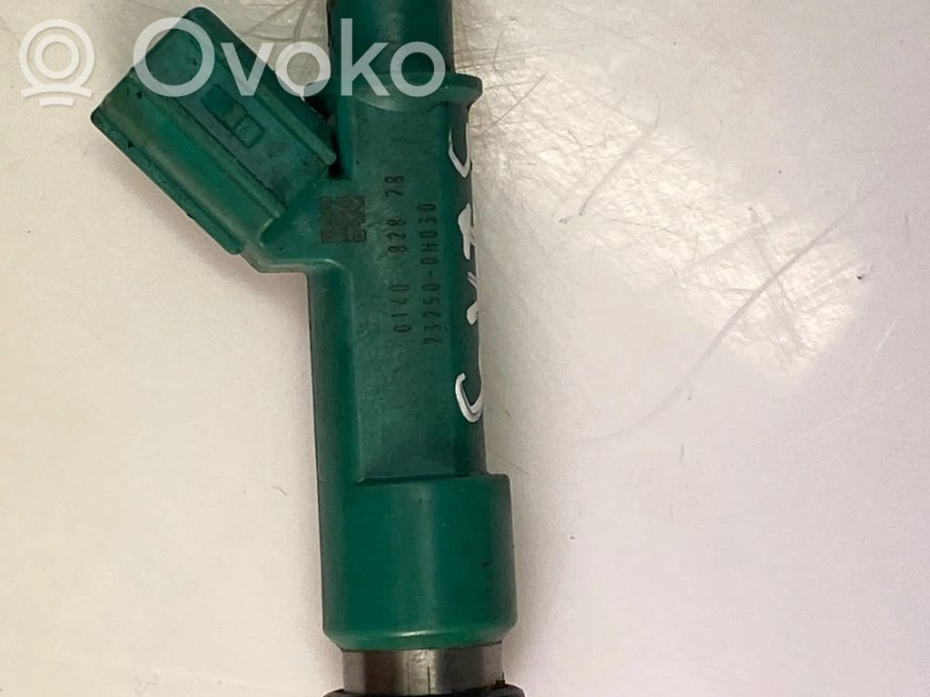 Toyota Camry Injector combustibil 