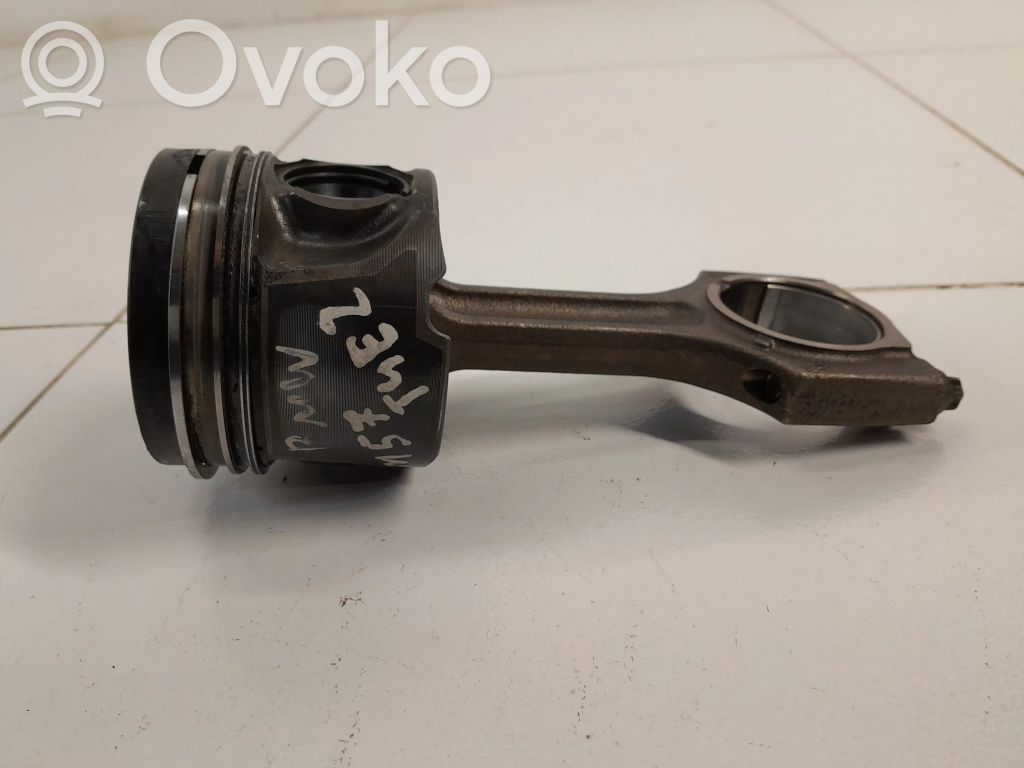 Piston avec bielle   84L107