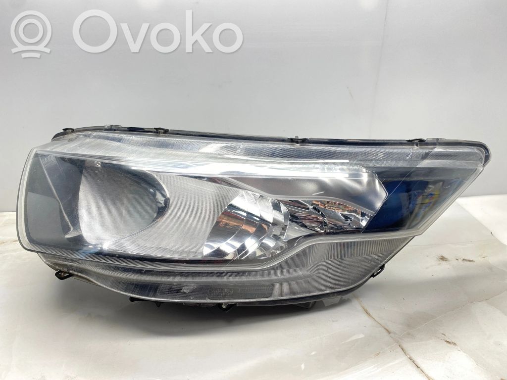 Iveco Daily 6th gen Phare frontale 