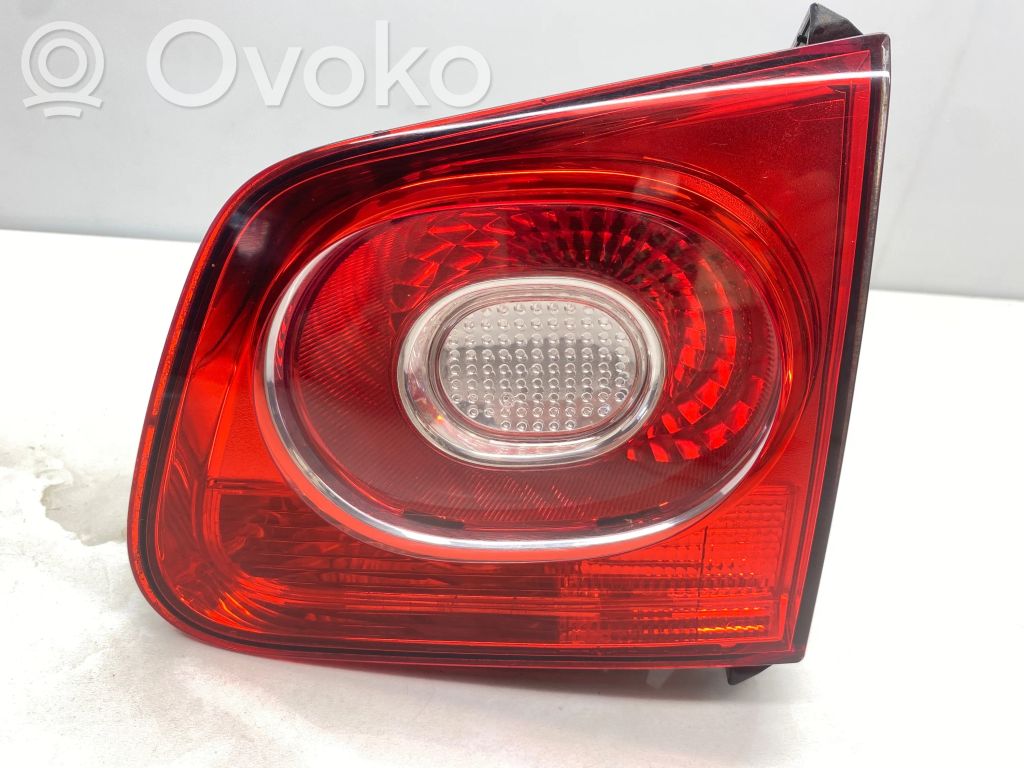 Volkswagen Tiguan Lampy tylnej klapy bagażnika 