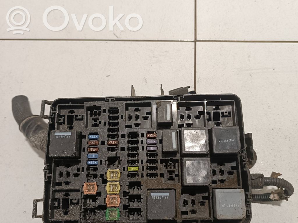 Ford Transit Skrzynka bezpieczników / Komplet 
