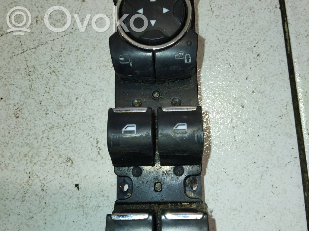 Przyciski szyb   DG9T14540DDW,20160319A